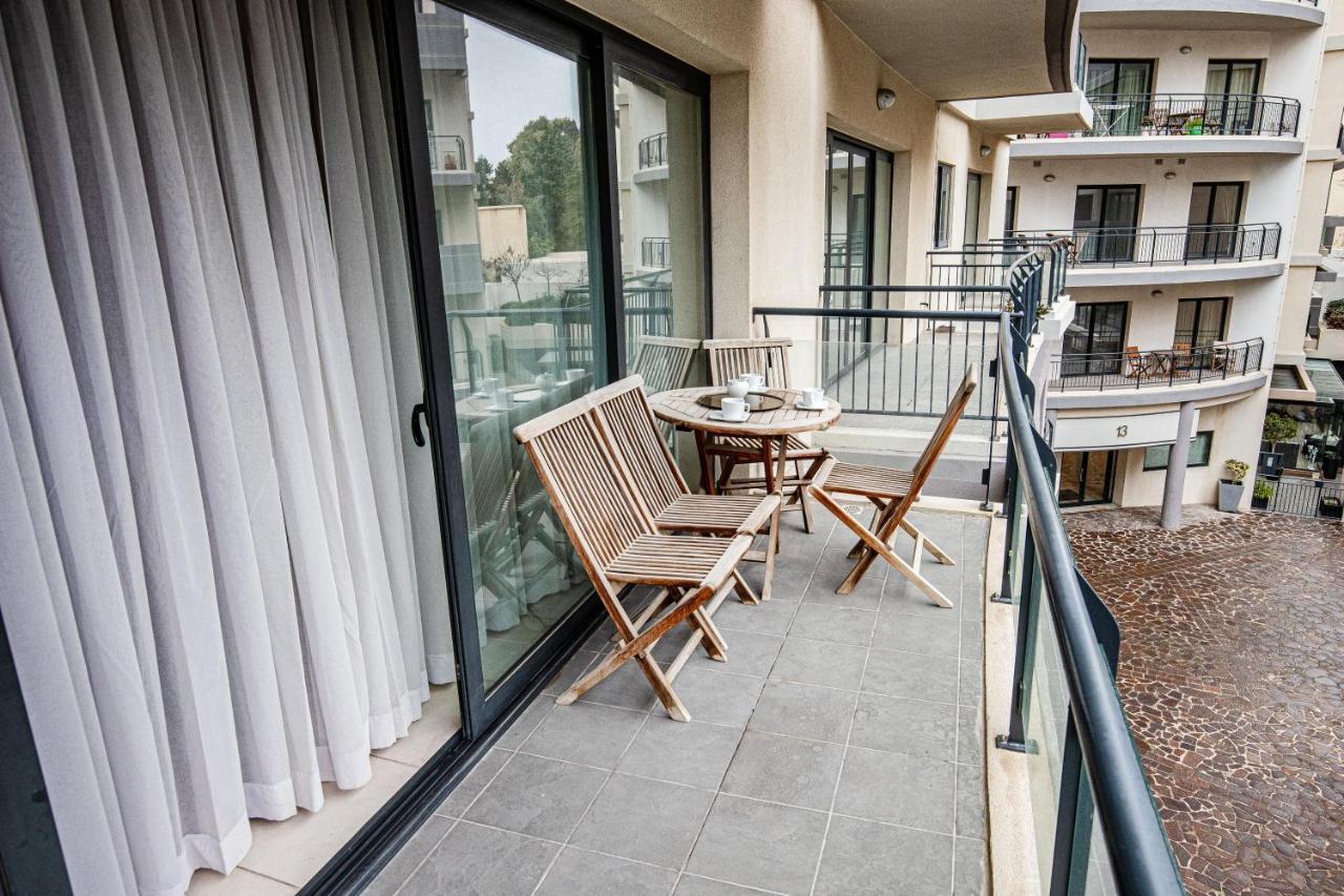 Cozy, Modern Studio Apartment In The Heart Of St Julians San Ġiljan Extérieur photo